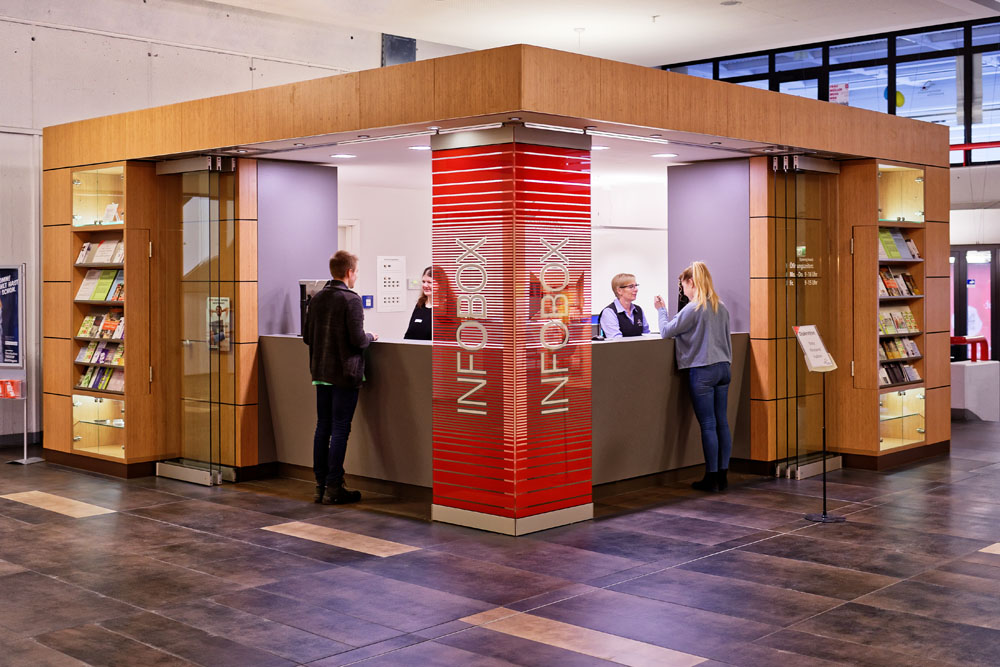 Infobox im Foyer der Zentralmensa